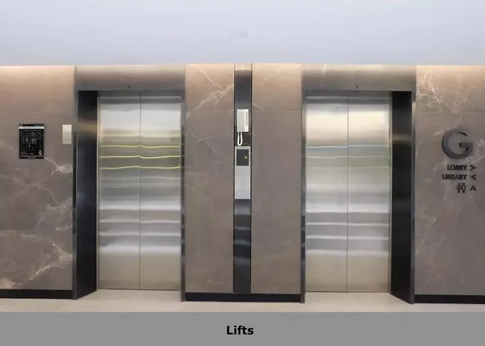 公寓 Cozy For Lift *